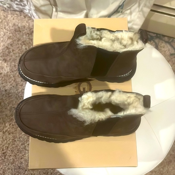 UGG Cove Ankle Boots - Picture 9 of 12